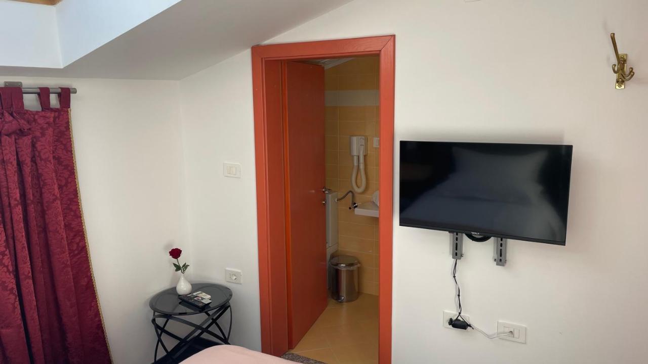 Madonca Rooms & Restaurant Нова-Горица Экстерьер фото